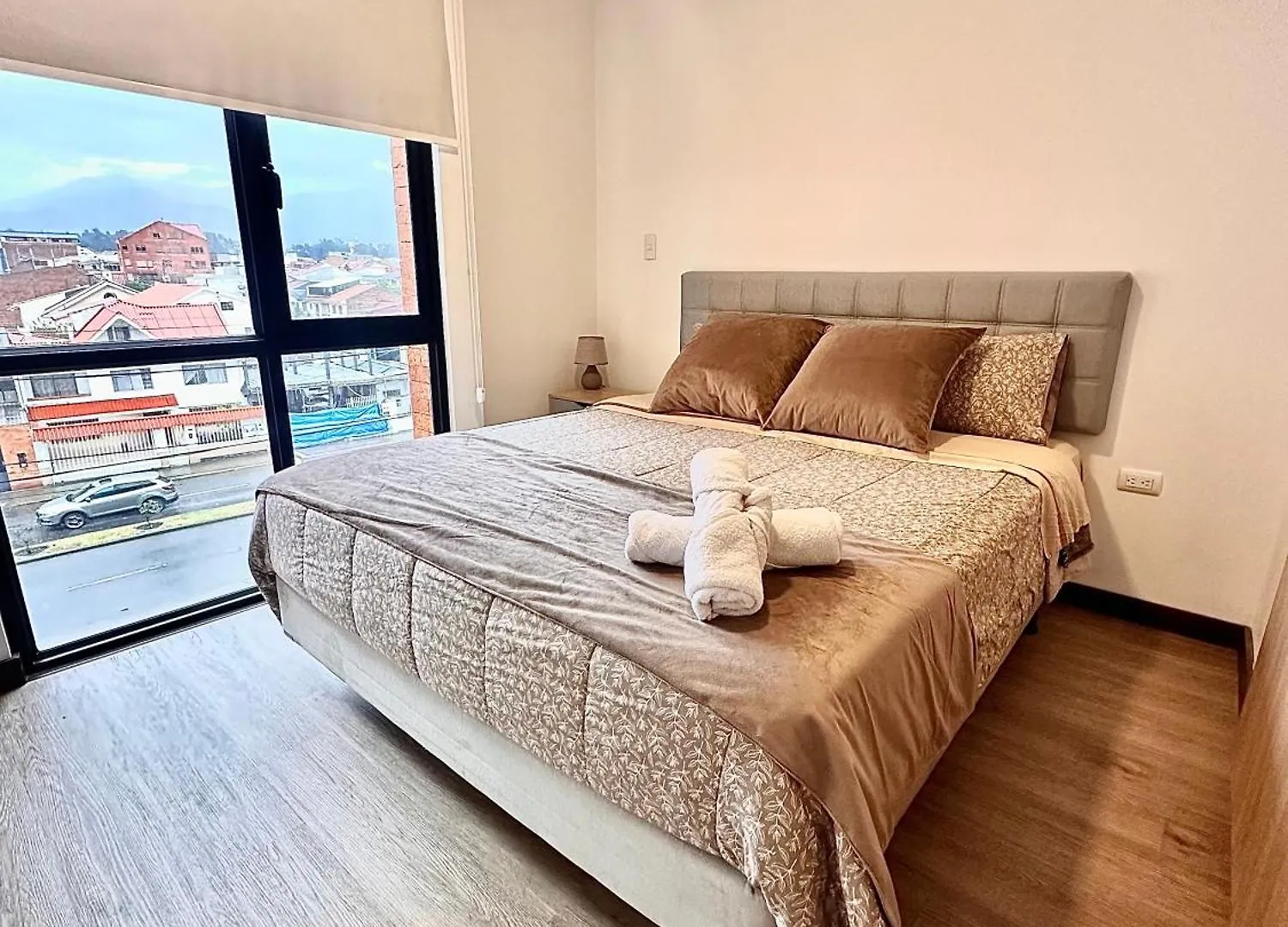 Hermoso Departamento Con Vista A Las Montanas Cuenca 0*,